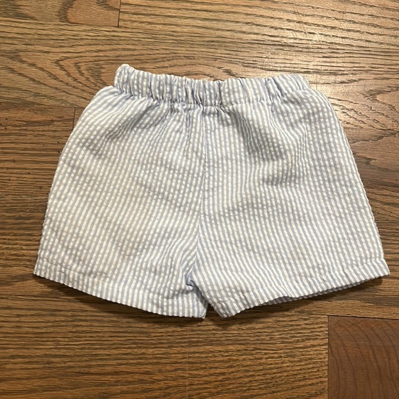Seersucker Elastic Shorts 12months EUC - Picture 3 of 3
